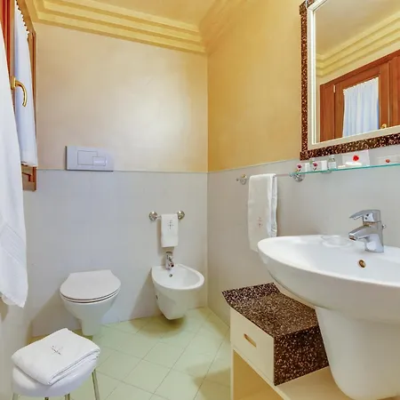 Oda ve Kahvaltı Fazio 4*